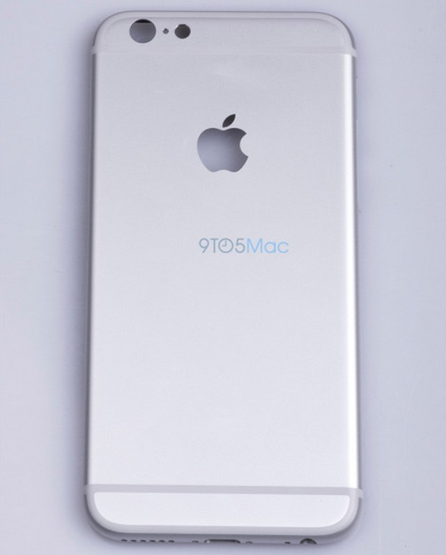 Dải nhựa trên ốp lưng của iPhone 6s vẫn được giữ lại giống iPhone 6.