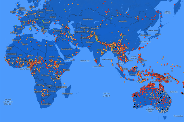 
Bản đồ ngôn ngữ trên thế giới, với những ngôn ngữ có nguy cơ biến mất được đánh dấu màu đỏ
