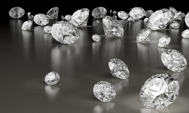 Ngày càng nhiều người muốn hóa thân vào vẻ đẹp vĩnh hằng của kim cương.