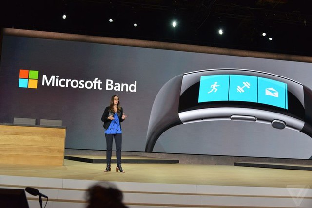  Hình ảnh của Microsoft Band 2015 trong buổi giới thiệu sản phẩm. 