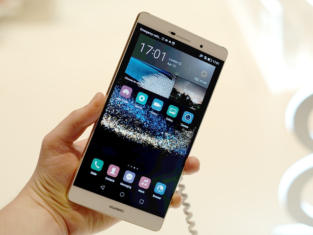 Chiếc Smartphone khổng lồ với màn hình 6,8 inch.