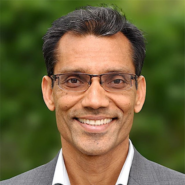 CEO Rajiv Gupta của Skyhigh Networks.