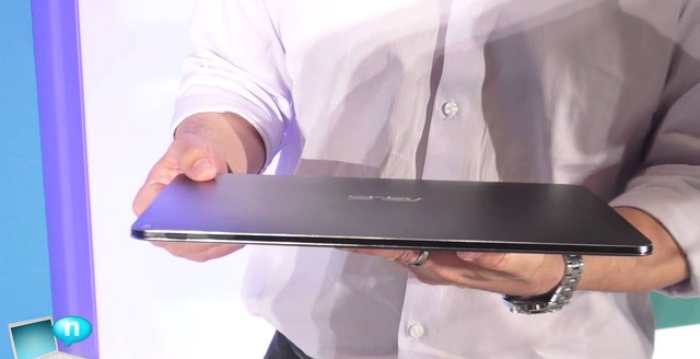 Transformer Book Chi T300 có độ mỏng ấn tượng, chỉ 1.65cm và mỏng hơn cả MacBook Air của Apple