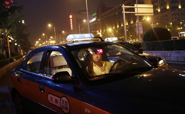  Chính phủ Trung Quốc mới ban hành dự thảo luật nhằm đưa các dịch vụ taxi vào khuôn khổ. 