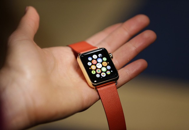 Bạn cũng có thể dễ dàng xem tất cả các ứng dụng trên Apple Watch qua màn hình chủ.