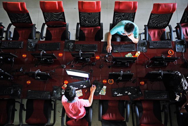  Trung Quốc là đất nước có hơn 1 tỷ dân, với 670 triệu người dùng internet. 