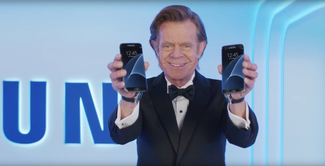  Nam diễn viên người Mỹ William H. Macy giới thiệu liền lúc 2 chiếc smartphone đầu bảng của Samsung năm 2016 là Galaxy S7 và Galaxy S7 edge. 