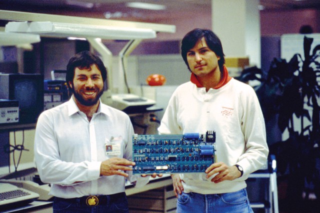 Steve Wozniak và Steve Jobs. 