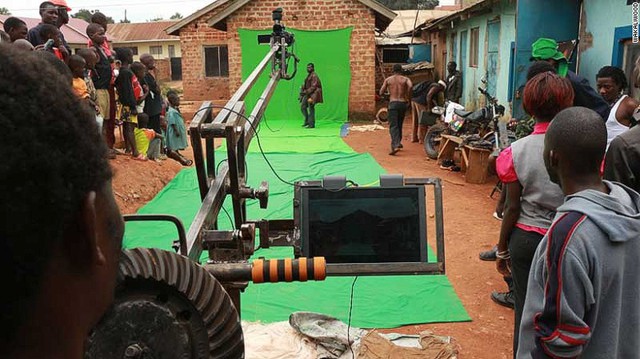  Dụng cụ quay phim được làm từ phế liệu 