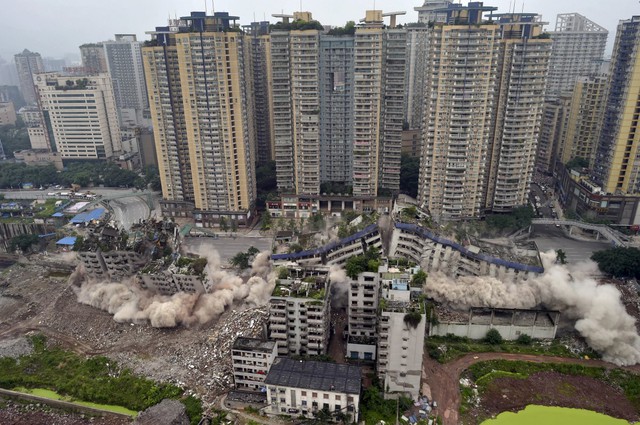  Dãy chung cư bị phá hủy ở Trùng Khánh, Trung Quốc. 