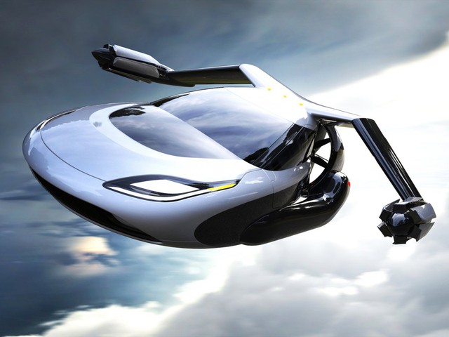  XTI không phải là công ty duy nhất nhắm đến phương tiện bay cá nhân có thể cất, hạ cánh theo chiều dọc. Hãng Terrafugia cũng đang có kế hoạch bán chiếc TF-X của họ vào năm 2025. Phương tiện độc đáo này còn có khả năng tự bay và hạ cánh. 