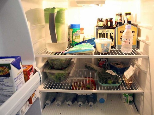  Trong tủ lạnh của tôi vào thời điểm này. Những chai bia? Tôi thề là chúng đã ở đó từ trước. 
