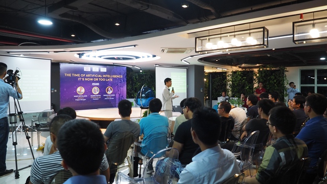  Đại diện một startup Việt giới thiệu kế hoạch chuẩn bị ra mắt hệ thống AI trong nông nghiệp của mình 