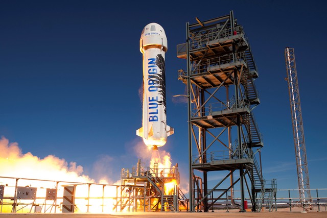  Hệ thống tên lửa đẩy New Shepard của Blue Origin hồi năm 2015. 
