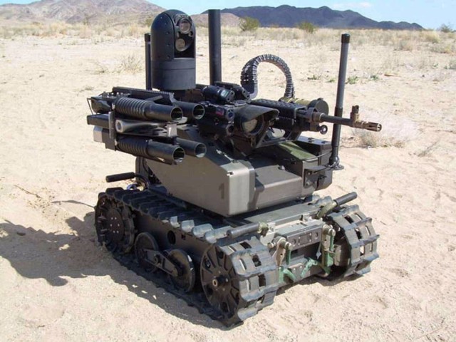  Đây chính là Modular Advanced Armed Robotic System, hay còn gọi tắt là MAARS. Nó có thể được trang bị súng máy hoặc súng phóng lựu. 