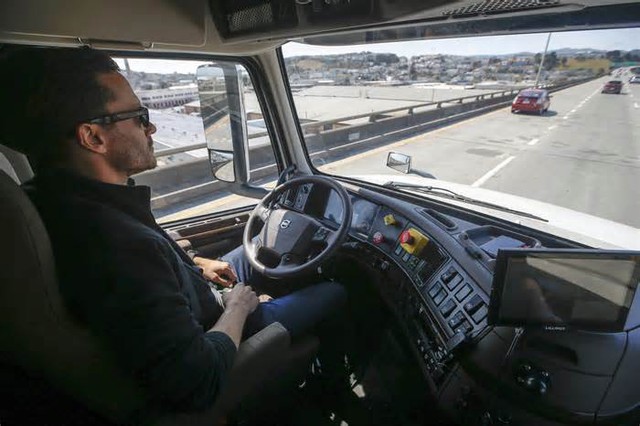  Công nghệ của Otto cho phép các xe tải có thể tự điều khiển khi đi ở đường cao tốc. 