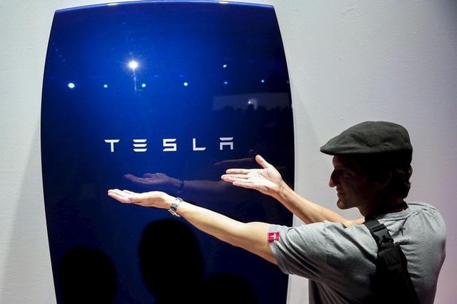  Một trong số những sản phẩm pin mặt trời của Tesla 