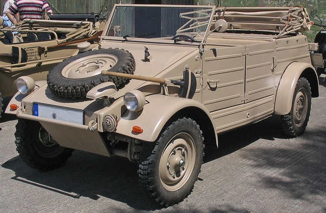  Xe Kuebelwagen ra đời với mục đích ngăn những vụ tai nạn khiến quân lính rơi ra khỏi xe giữa những cuộc rượt mạo hiểm. 
