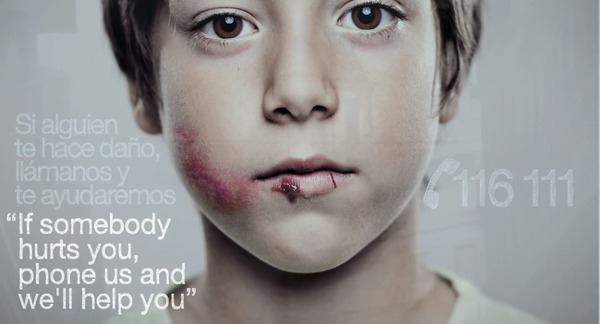 Thong diep an dau Poster với thông điệp ẩn dấu dành cho trẻ em bị bạo hành