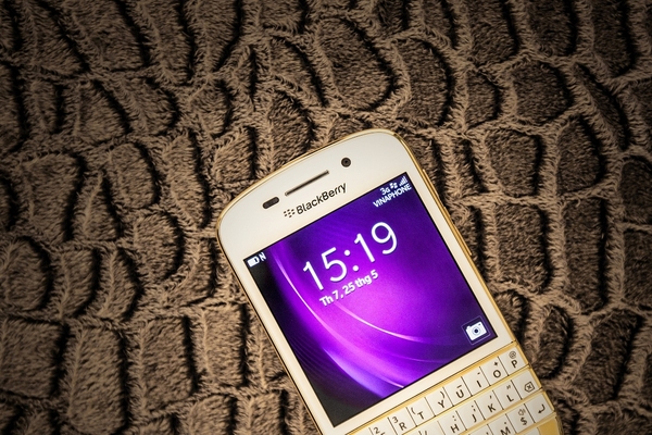Lộ diện BlackBerry Q10 phiên bản 24K Full Gold đầu tiên tại Việt Nam
