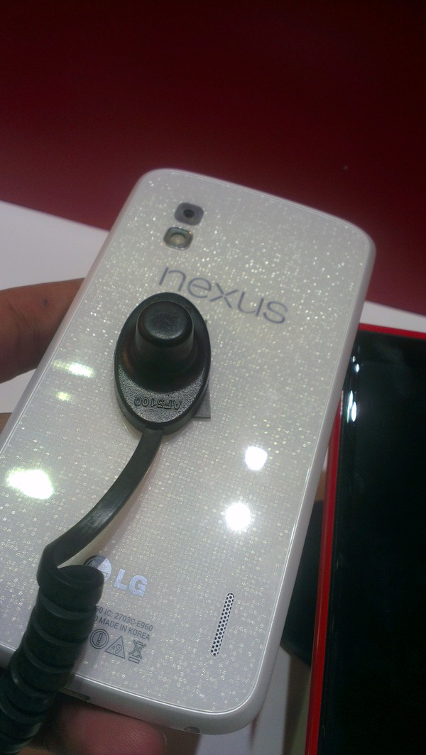 Nexus 4 màu trắng lộ diện ngay trước thềm Google I/O 2013 (Cập nhật: Video trên tay và ảnh thực tế) 2