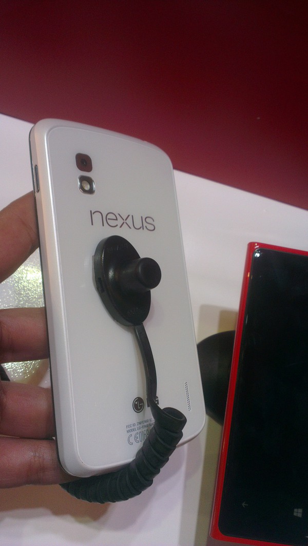 Nexus 4 màu trắng lộ diện ngay trước thềm Google I/O 2013 (Cập nhật: Video trên tay và ảnh thực tế) 3