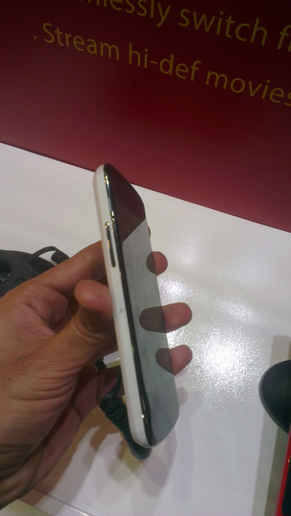Nexus 4 màu trắng lộ diện ngay trước thềm Google I/O 2013 (Cập nhật: Video trên tay và ảnh thực tế) 4