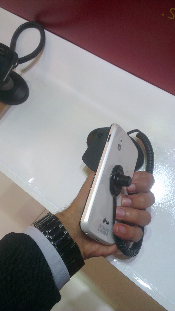 Nexus 4 màu trắng lộ diện ngay trước thềm Google I/O 2013 (Cập nhật: Video trên tay và ảnh thực tế) 6