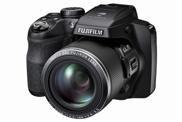 Fujifilm giới thiệu máy ảnh FinePix XP200 và S8400W 3
