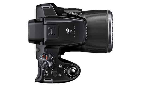 Fujifilm giới thiệu máy ảnh FinePix XP200 và S8400W 4