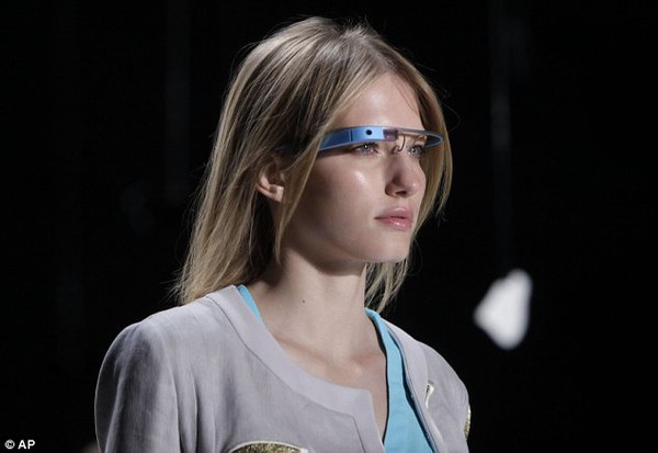 Khi phái nữ cũng quan tâm đến Google Glass 7