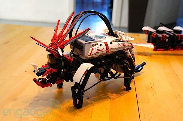 Lego Mindstorms EV3 - Bộ xếp hình công nghệ cao ra mắt 3 mẫu mới 1