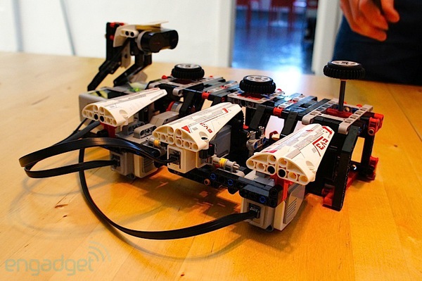 Lego Mindstorms EV3 - Bộ xếp hình công nghệ cao ra mắt 3 mẫu mới 4