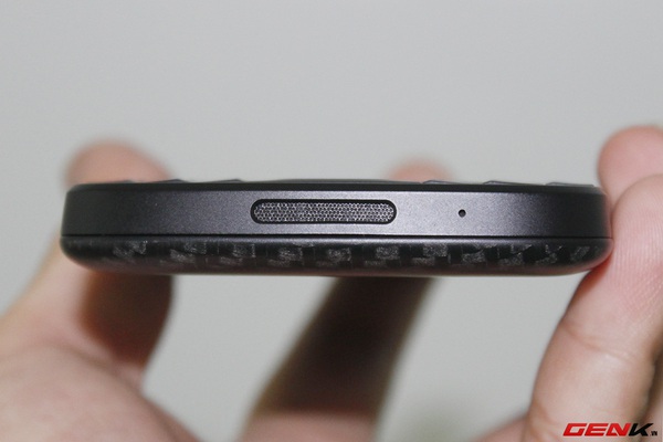 Mở hộp BlackBerry Q10 phi&ecirc;n bản thương mại tại Việt Nam 4