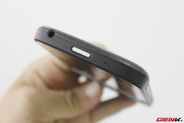 Mở hộp BlackBerry Q10 phi&ecirc;n bản thương mại tại Việt Nam 9