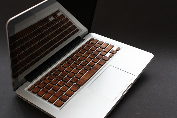 Đổi gió cho MacBook với bàn phím gỗ 2