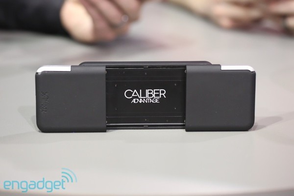 iFrogz Caliber Advantage – case kiêm tay chơi game cho iPhone 3 iFrogz Caliber Advantage – case kiêm tay chơi game cho iPhone 3