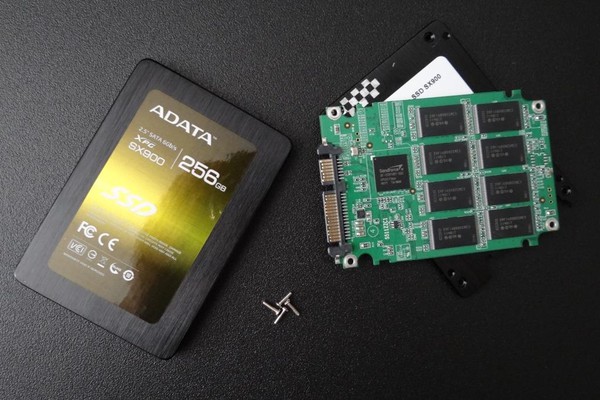 SSD mỏng 7mm của ADATA 1