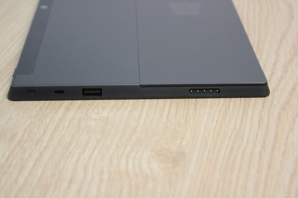 Đập hộp Microsoft Surface đầu tiên về Hà Nội 11