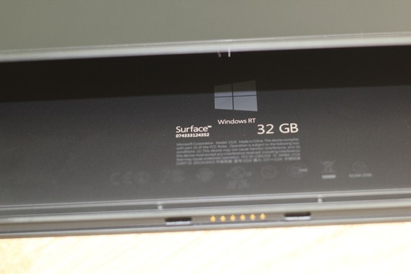 Đập hộp Microsoft Surface đầu tiên về Hà Nội 16