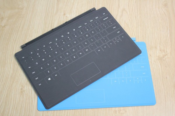 Đập hộp Microsoft Surface đầu tiên về Hà Nội 23
