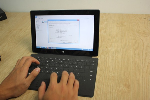 Đập hộp Microsoft Surface đầu tiên về Hà Nội 25