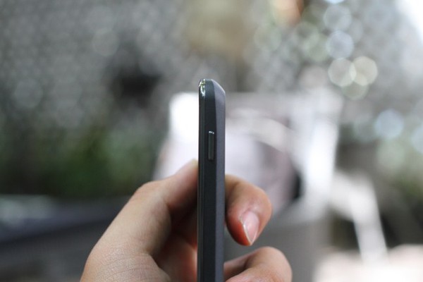 Đập hộp LG Nexus 4 đầu ti&ecirc;n tại Việt Nam 14