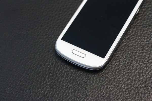 Đập hộp Samsung Galaxy S III mini tại VN: Nhỏ gọn, gi&aacute; 9 triệu đồng 5