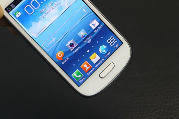 Đập hộp Samsung Galaxy S III mini tại VN: Nhỏ gọn, gi&aacute; 9 triệu đồng 14