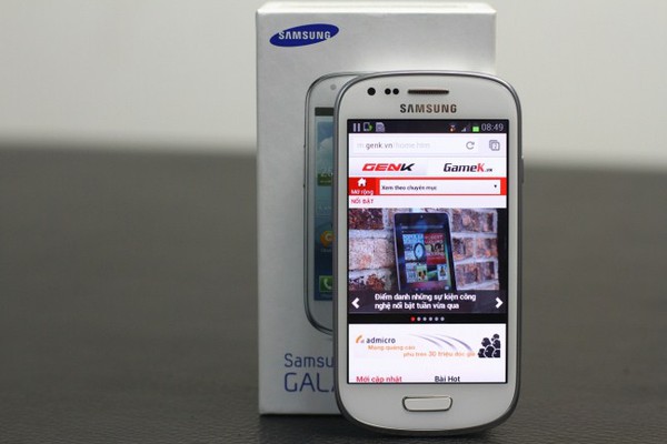 Đập hộp Samsung Galaxy S III mini tại VN: Nhỏ gọn, gi&aacute; 9 triệu đồng 19
