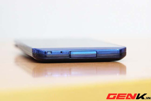 Sharp Aquos Phone Zeta SH-02E: Điện thoại đầu tiên có màn hình IGZO về VN 12