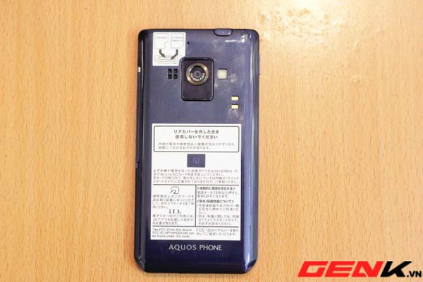 Sharp Aquos Phone Zeta SH-02E: Điện thoại đầu tiên có màn hình IGZO về VN 16