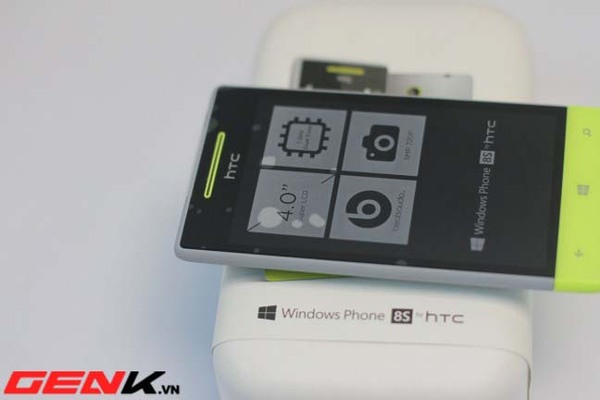Đập hộp HTC 8S chính hãng tại Việt Nam 2