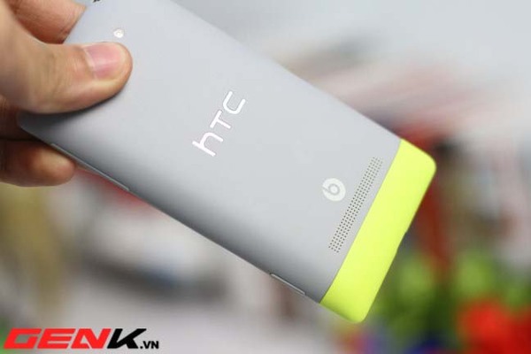Đập hộp HTC 8S chính hãng tại Việt Nam 10